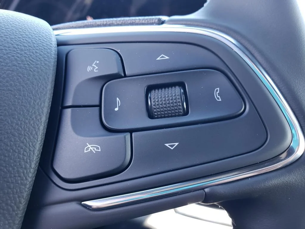 New 2026 Summit White Buick Preferred image 17