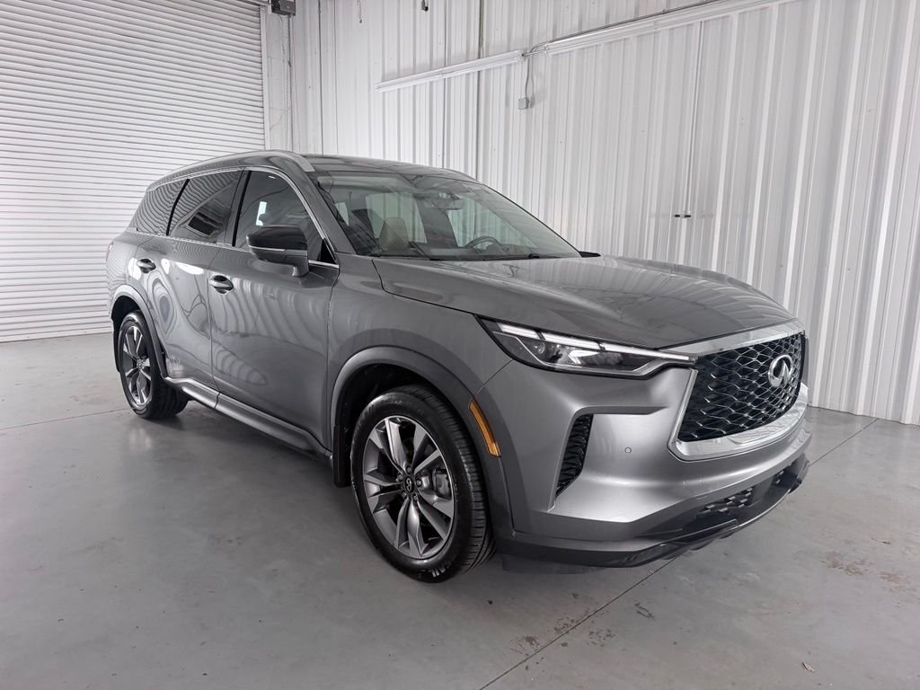 Used 2024 Gray INFINITI LUXE image 4