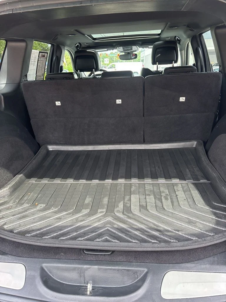 Used 2018 White Jeep Overland image 20