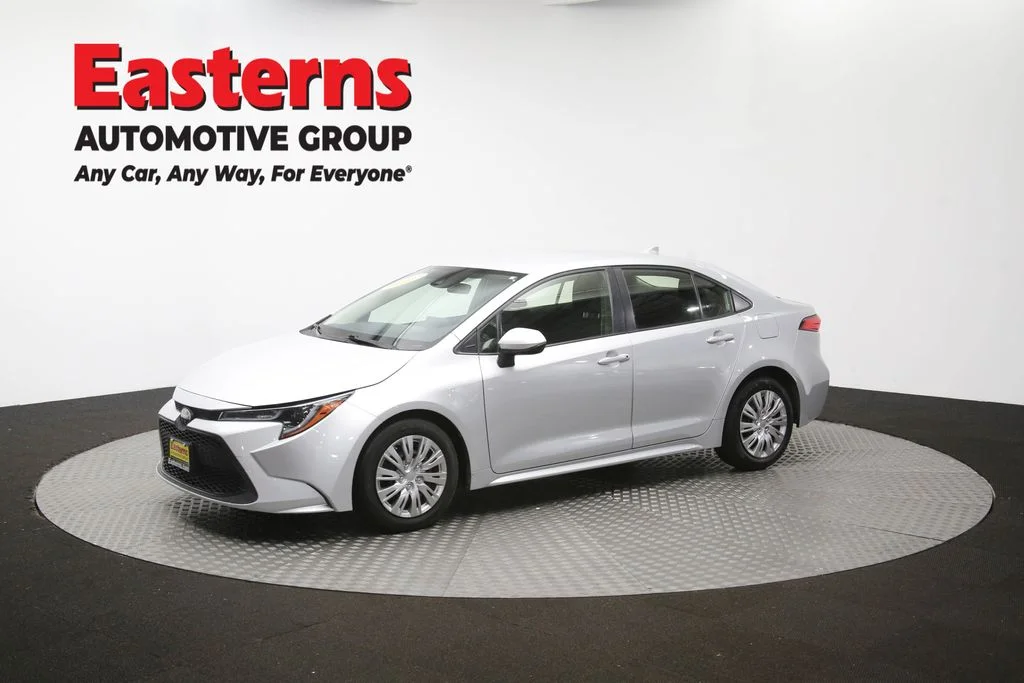 Used 2022 Silver Toyota LE image 57