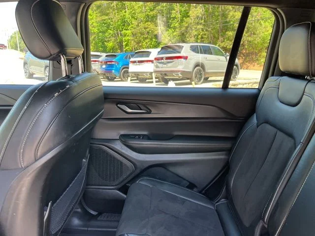 Used 2023 Black Jeep Altitude image 13