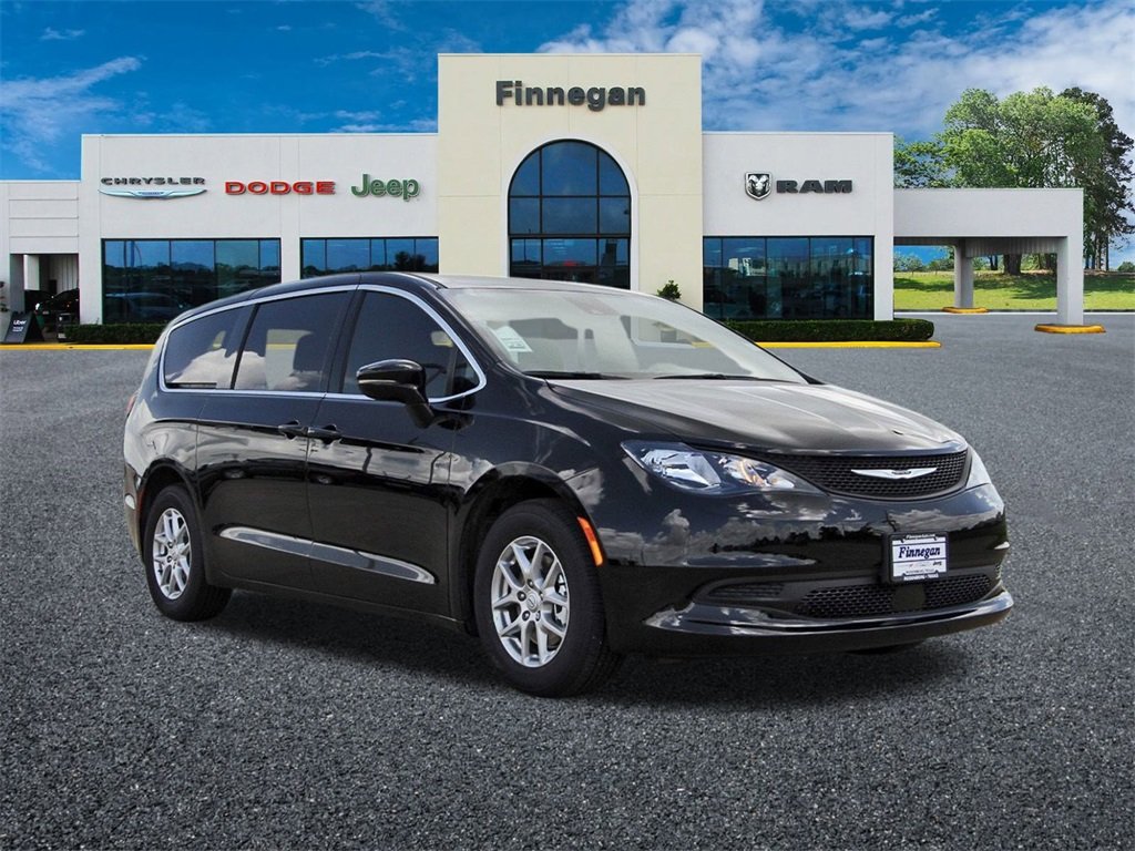 2025 Chrysler Voyager LX