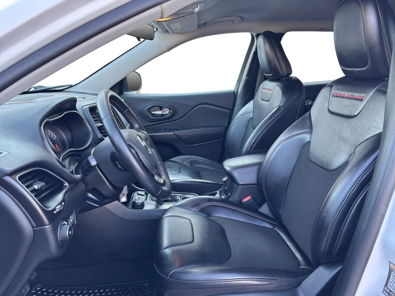 Used 2020 White Jeep Trailhawk image 10
