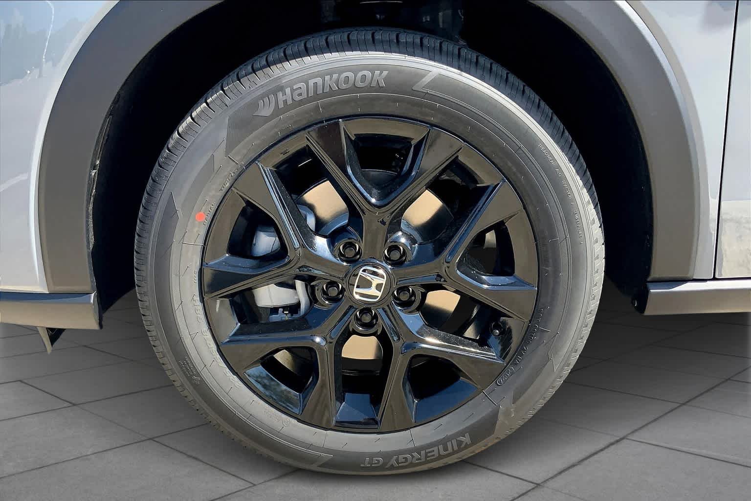 Used 2025 Urban Gray Pearl Honda Sport image 12