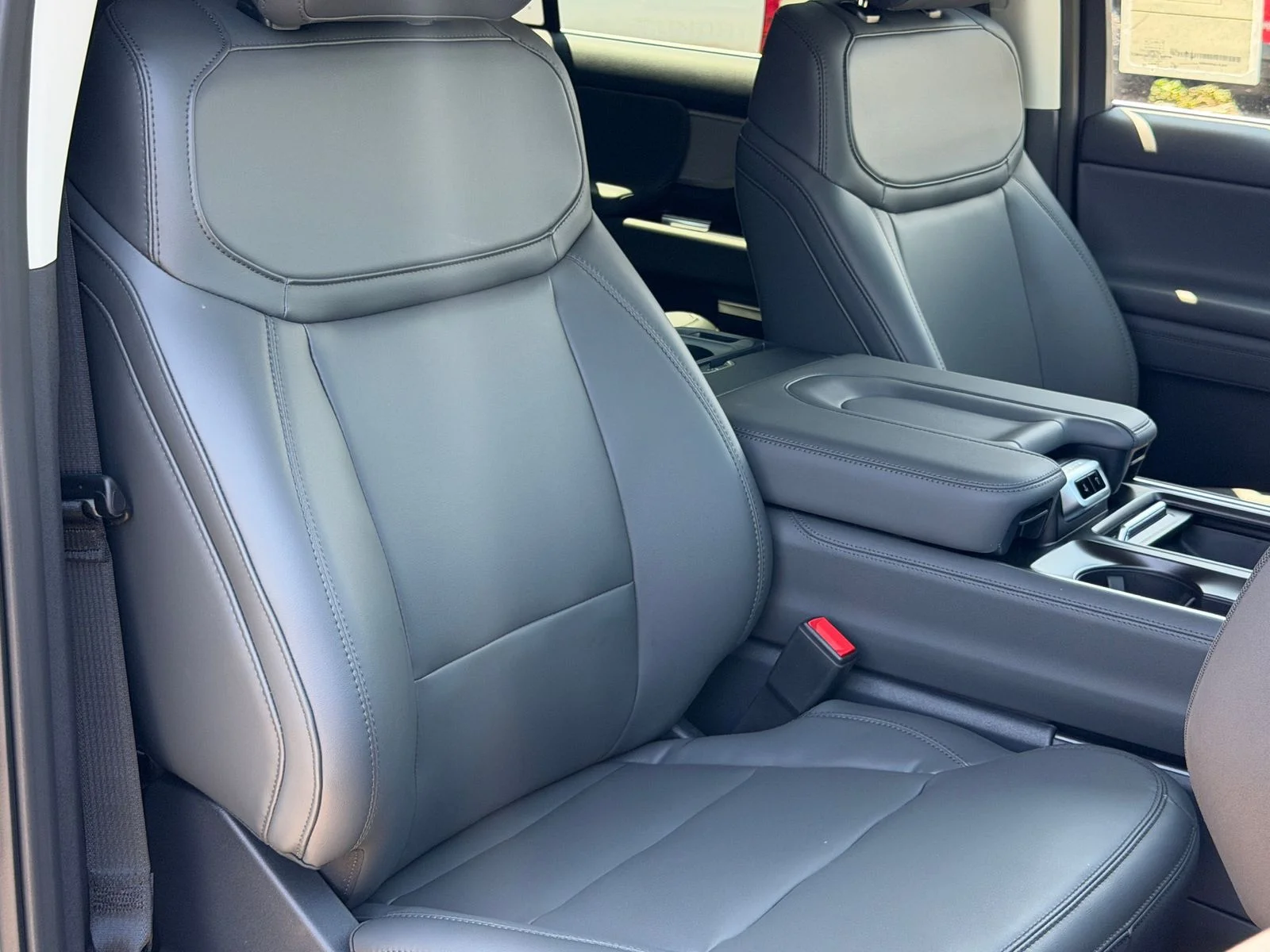 New 2027 Glacier Gray Metallic Tri-Coat Ford Active image 10