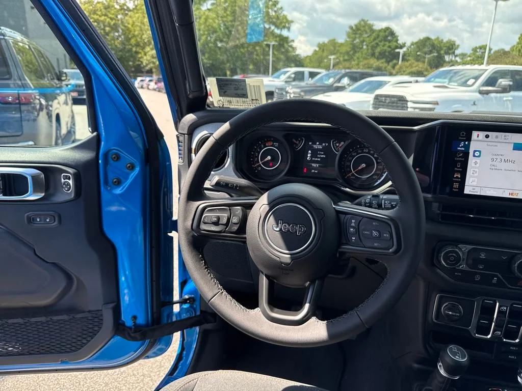 New 2025 Hydro Blue Pearl-Coat Exterior Paint Jeep Sport S image 20
