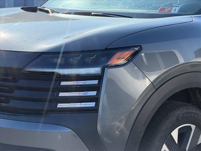 Used 2025 Gun Metallic Nissan SV image 2