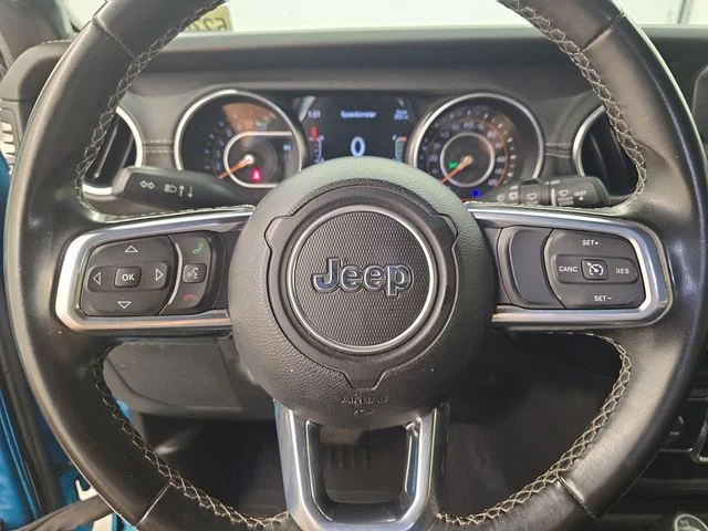 Used 2020 Bikini Pearlcoat Jeep Unlimited Sahara image 29