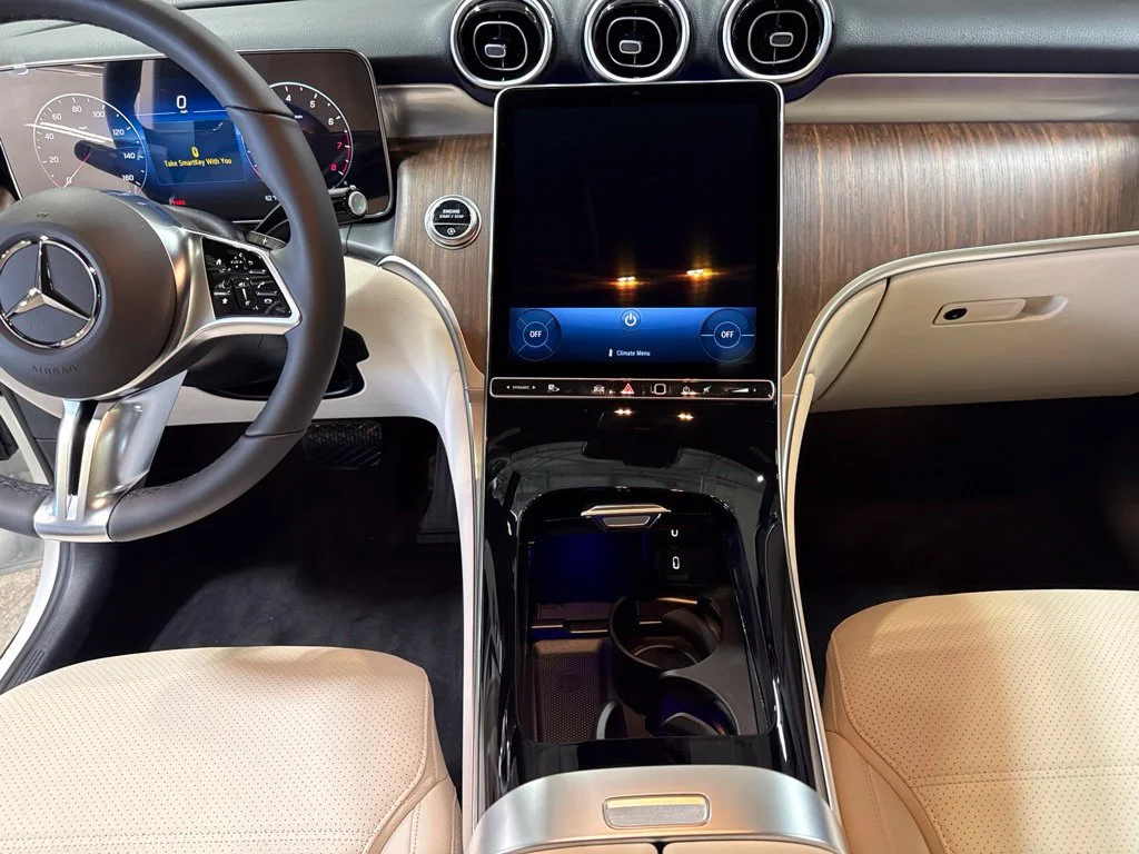 New 2027 Polar White Mercedes-Benz GLC 300 image 24