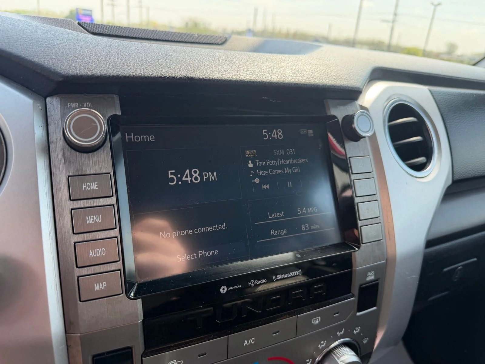 Used 2020 White Toyota SR5 image 11