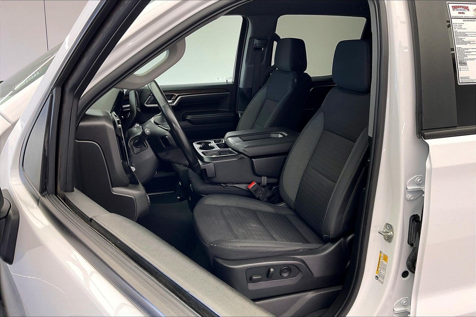Used 2025 Summit White Chevrolet LT image 17