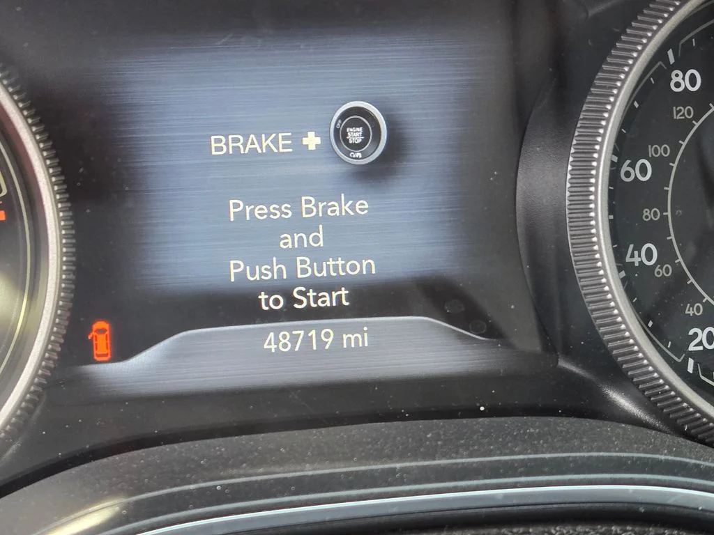 Used 2019 Diamond Black Jeep Trailhawk image 8