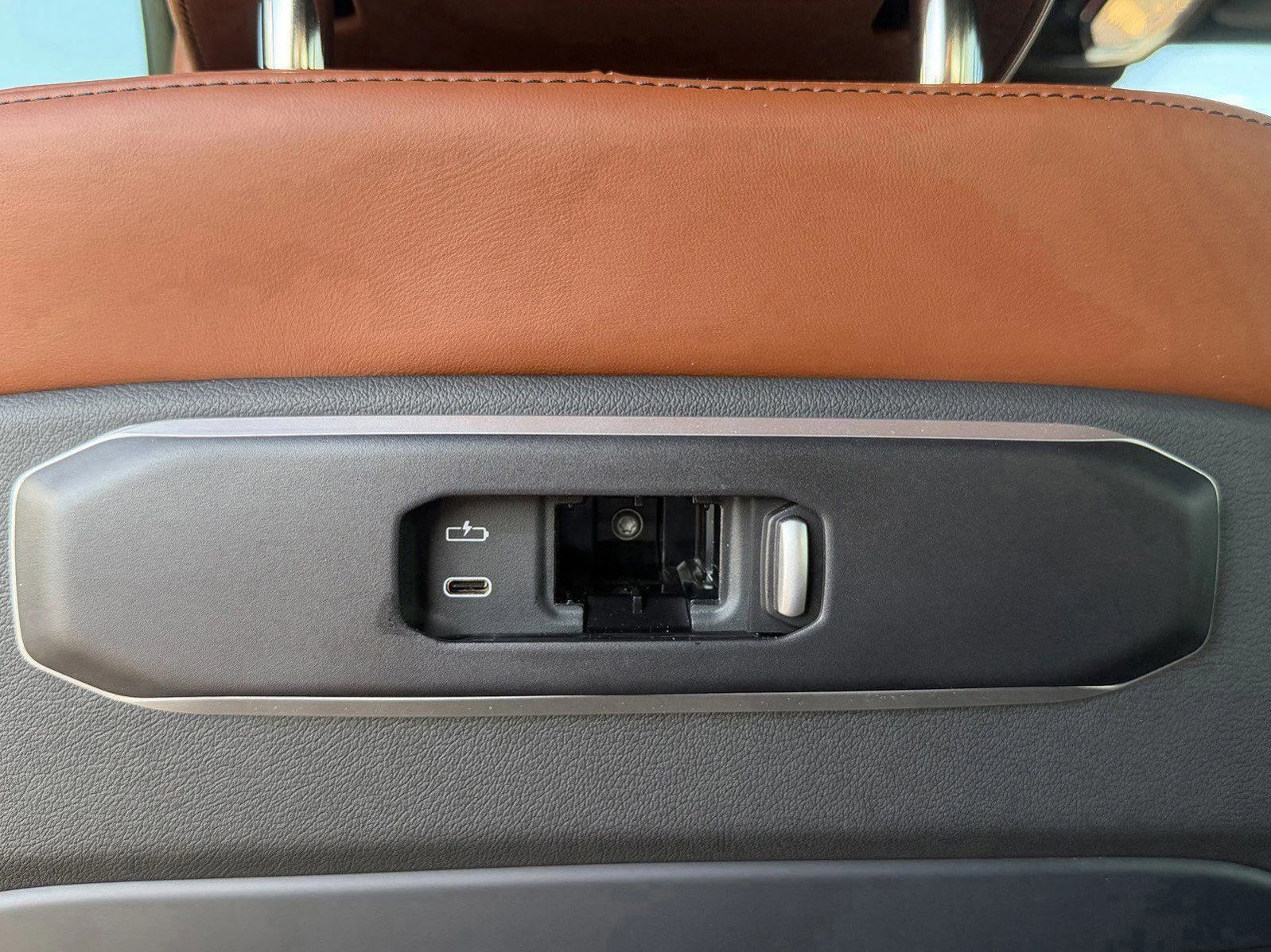 2026 BMW 3 Series 330i - Photo 19