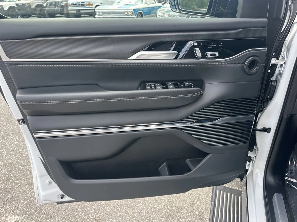 Used 2024 White Jeep Series II image 29