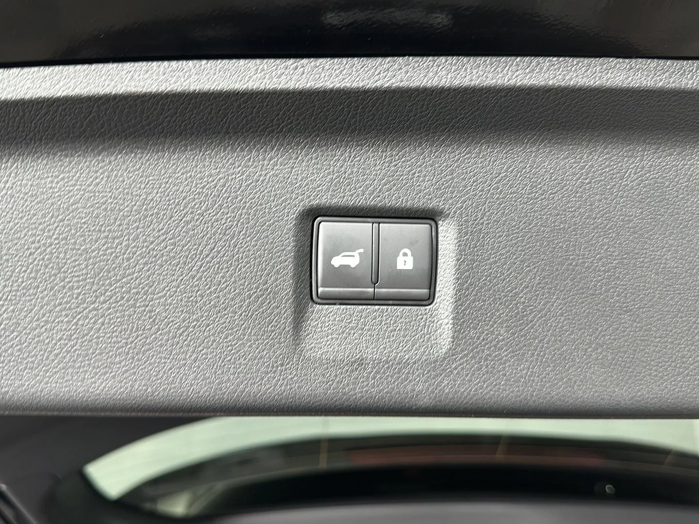 Used 2026 Mineral Black INFINITI LUXE image 31