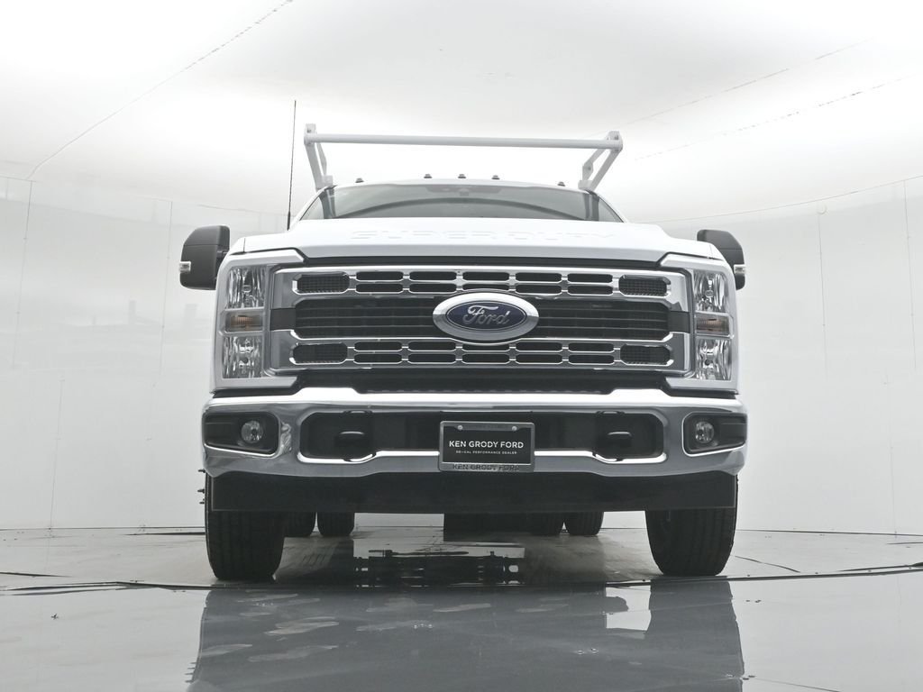New 2026 Oxford White Ford XL image 45