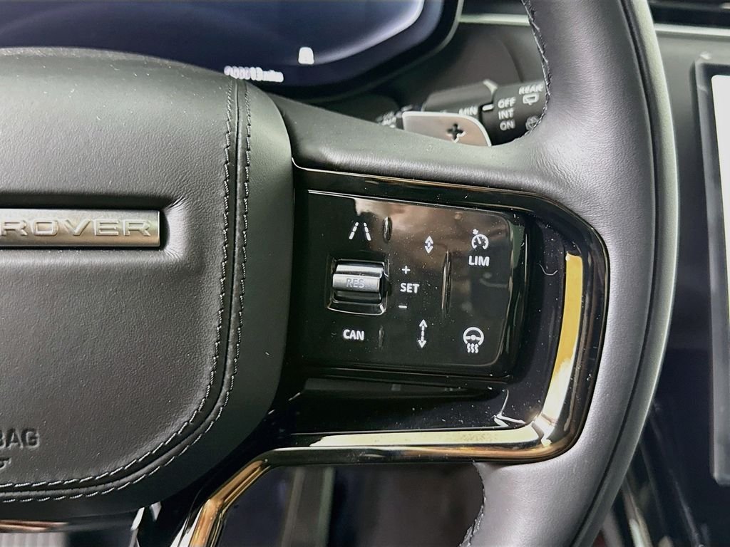 New 2026 Santorini Black Land Rover Dynamic SE image 12