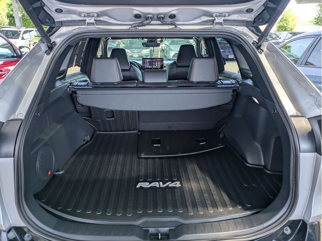 2024 Toyota RAV4 XSE - Photo 17