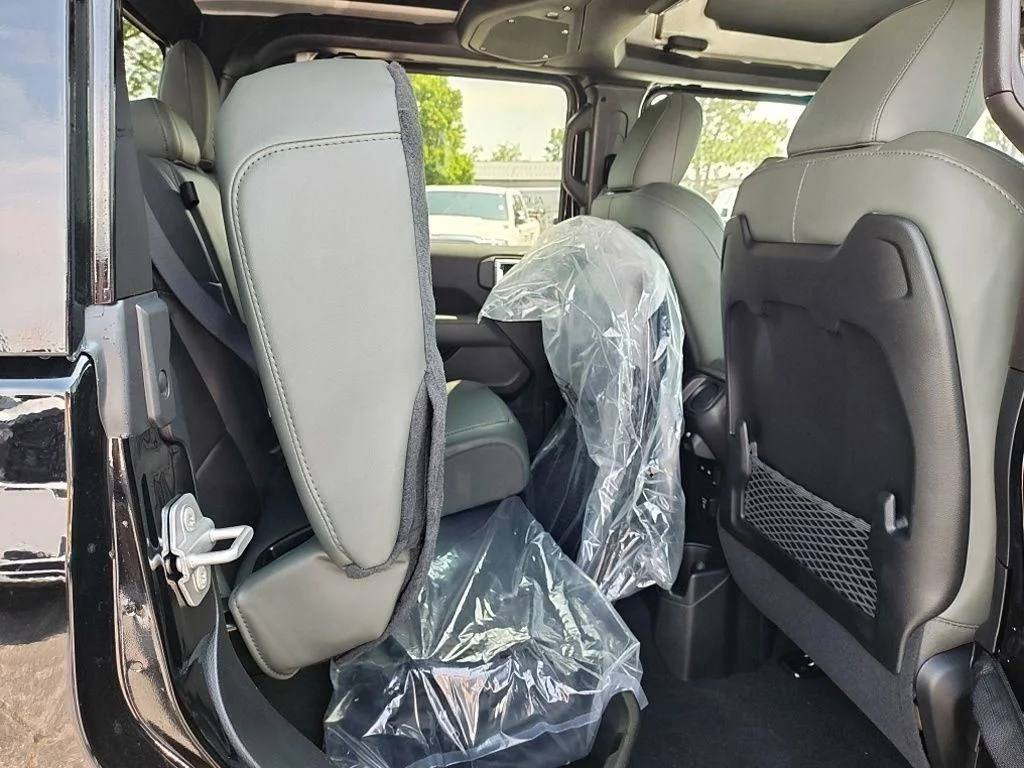 New 2026 Black Clear-Coat Exterior Paint Jeep Mojave X image 36