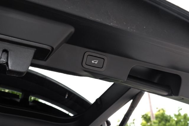 Used 2022 White Land Rover HSE Dynamic image 66