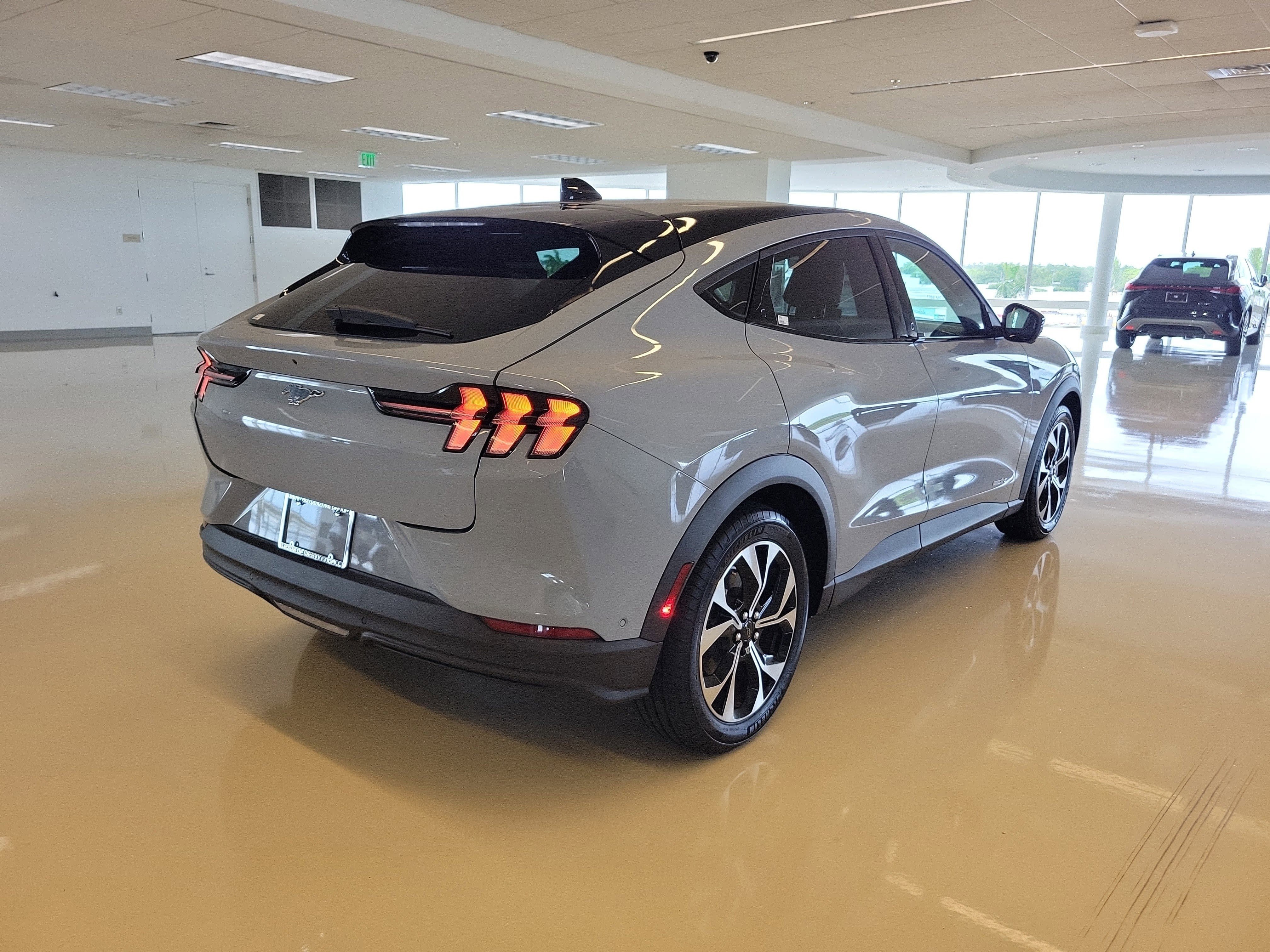 Used 2024 Gray Metallic Ford Select image 8