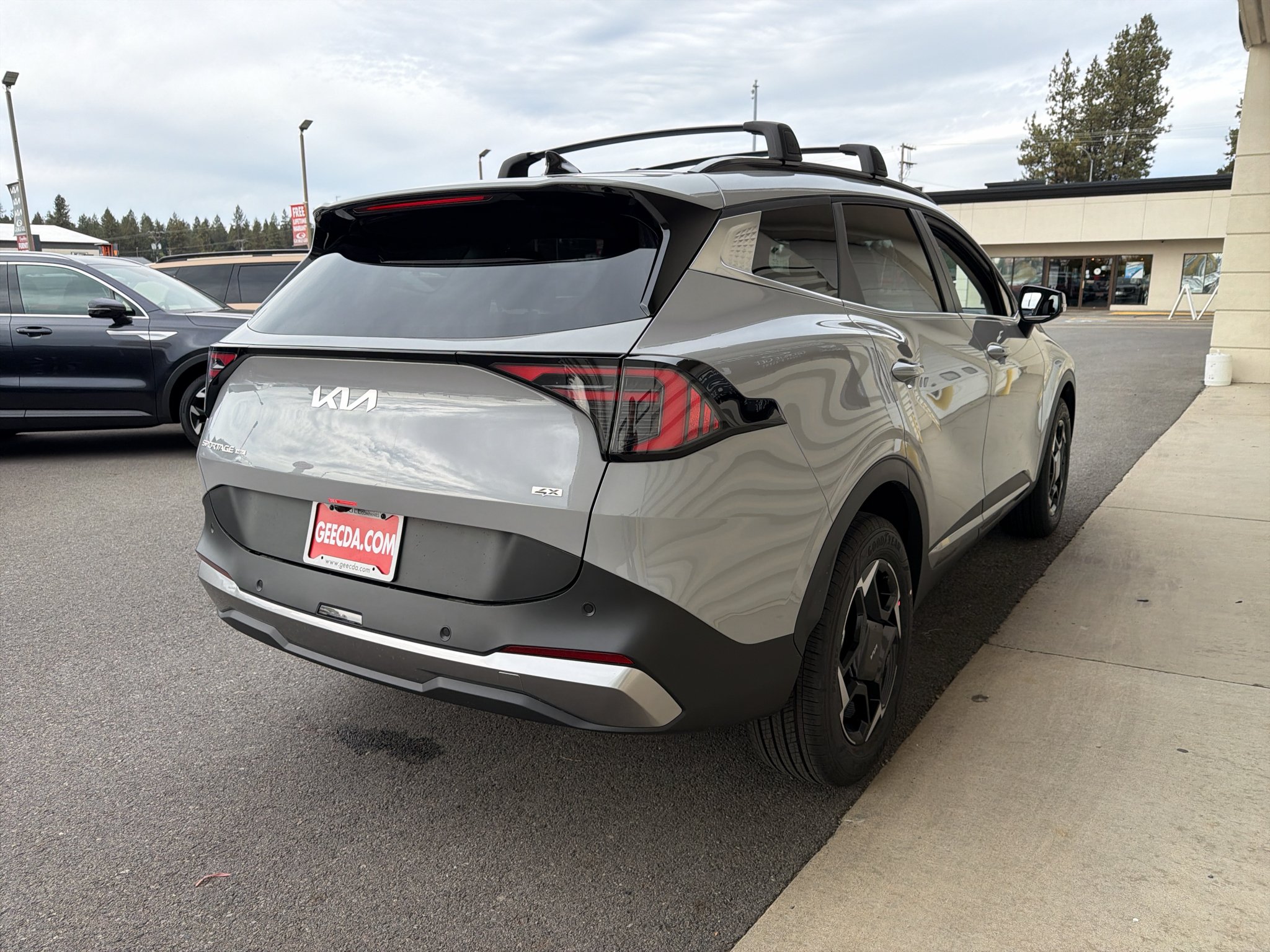 New 2027 Wolf Gray Kia EX image 4