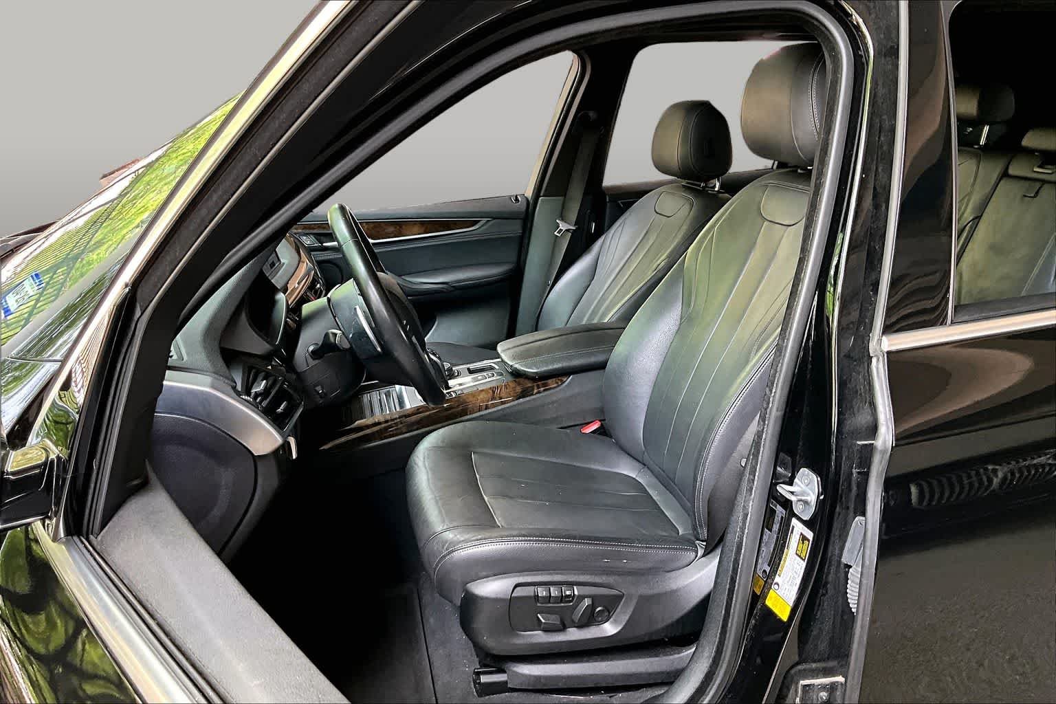 Used 2018 Jet Black BMW sDrive35i image 7