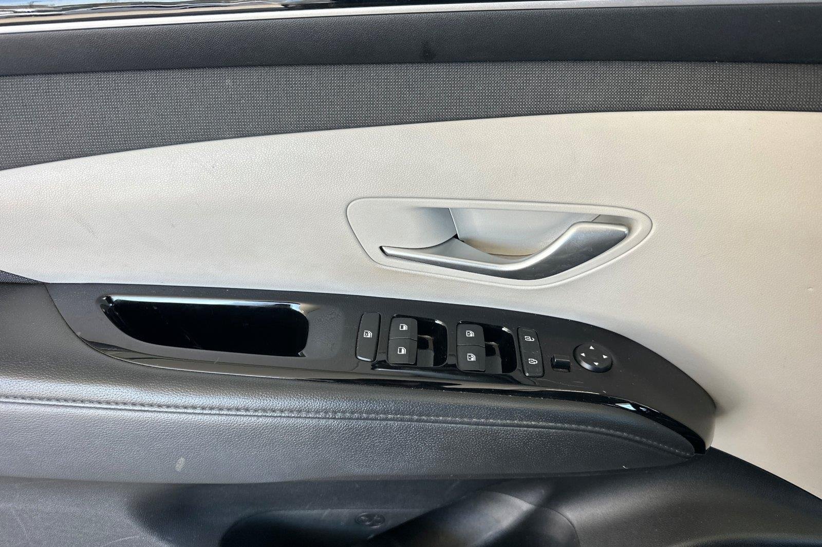 Certified Used 2024 Shimmering Silver Hyundai Limited image 10
