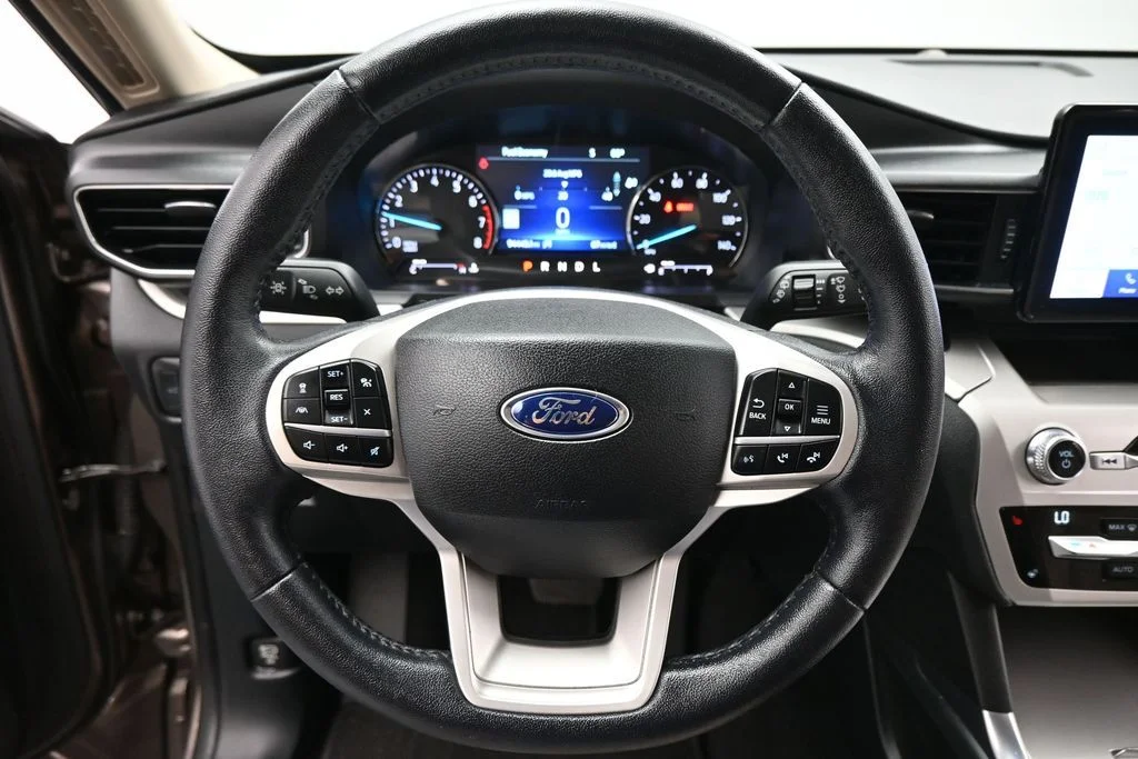 Used 2021 Gray Ford XLT image 11
