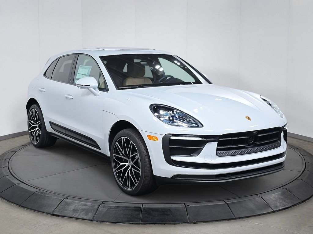 2026 Porsche Macan T - Photo 9