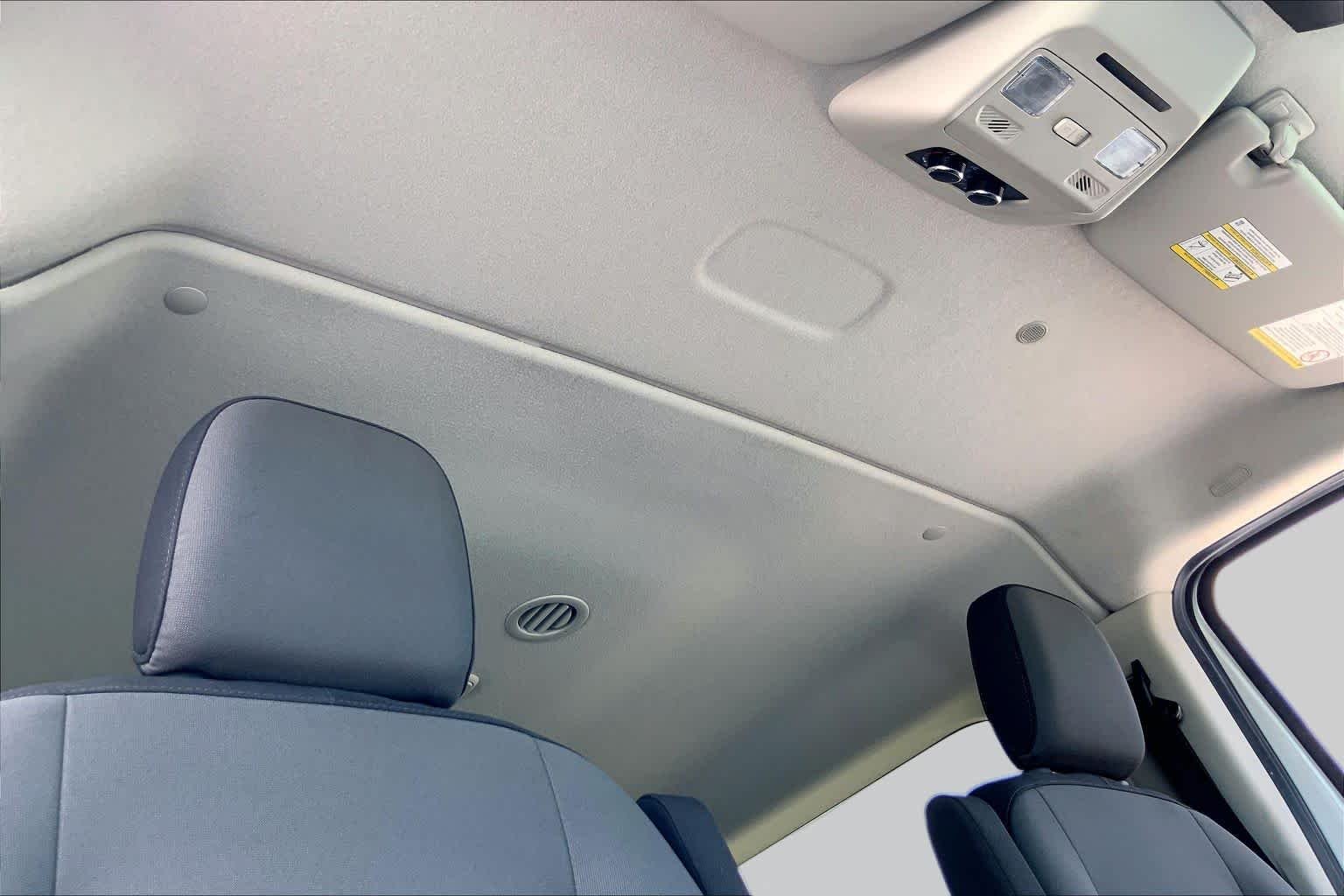 Used 2025 Oxford White Ford XLT image 14
