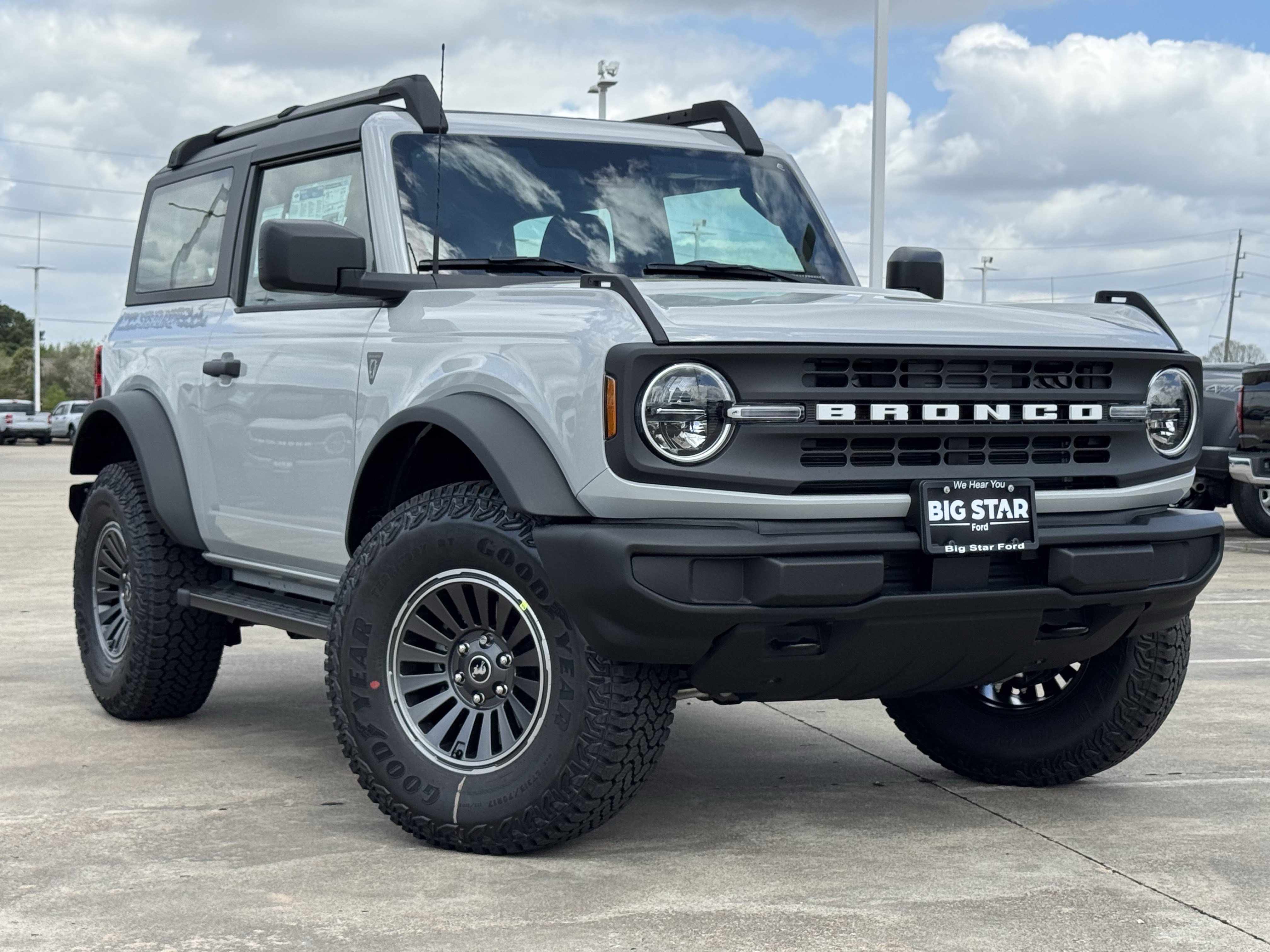 New 2026 Avalanche Ford Base image 2