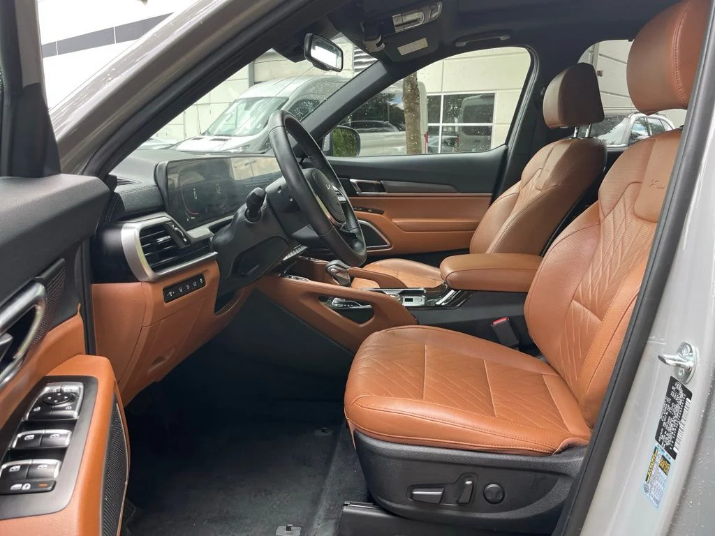 Used 2025 Wolf Gray Kia EX X-Line image 19