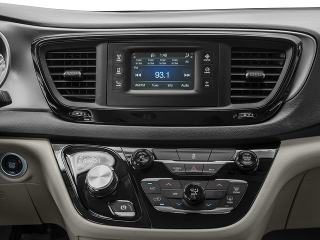 Used 2017 Brilliant Black Crystal Pearlcoat Chrysler Touring image 13