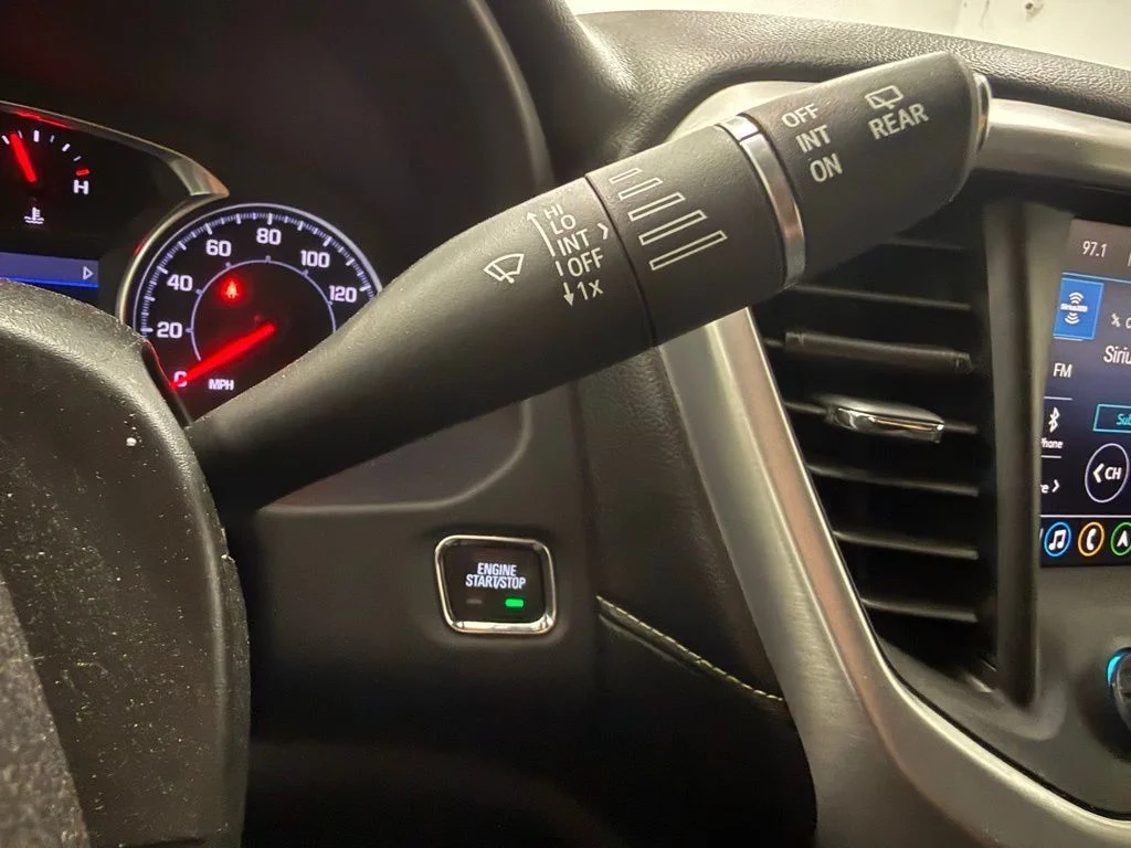 Used 2020 White GMC SLT image 21