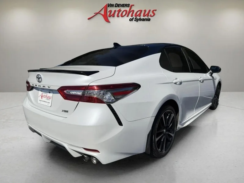 Used 2019  Toyota XSE image 7