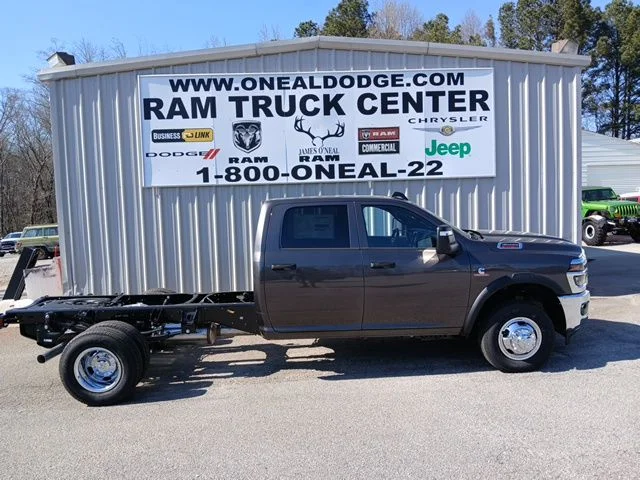 New 2026 Granite Crystal Metallic Clear-Coat Exterior Paint RAM Tradesman image 2