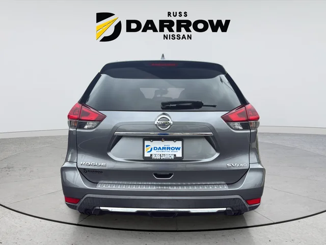 Used 2018 Gray Nissan SV image 4