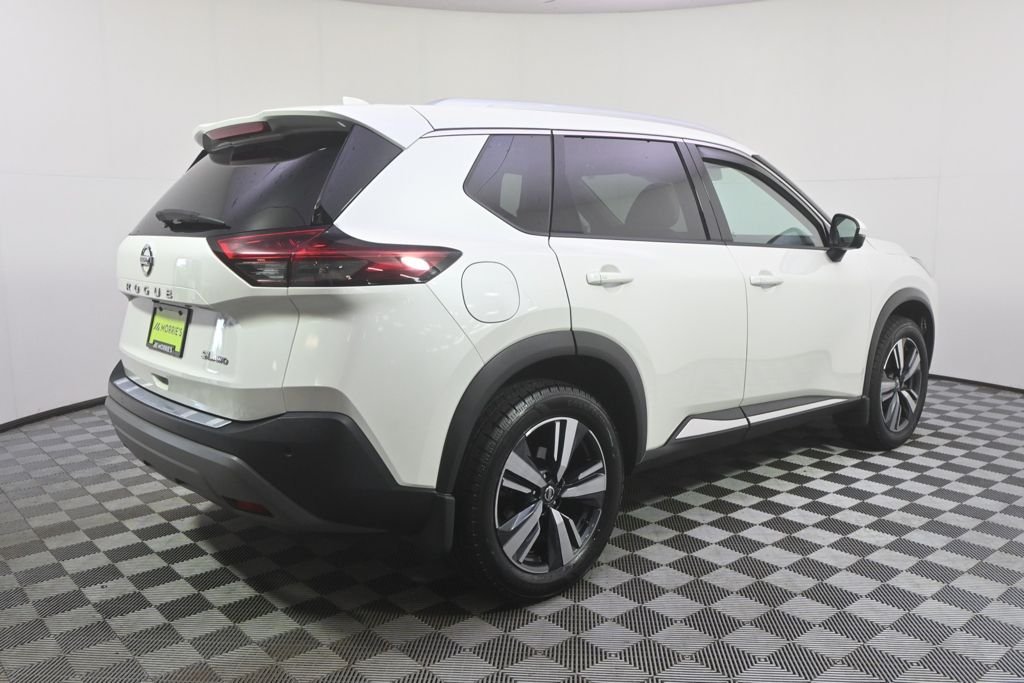 Used 2021 Pearl White Nissan SL image 7