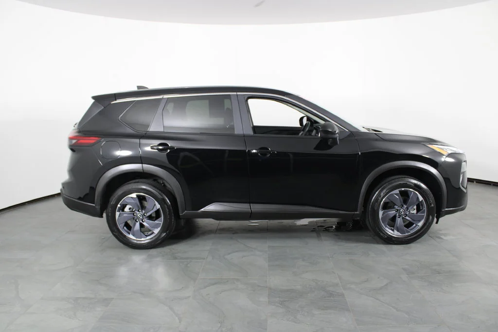 2026 Nissan Rogue SV - Photo 7
