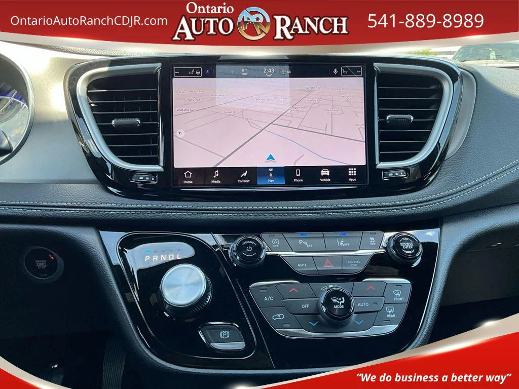 2027 Chrysler Pacifica Select AWD's photo