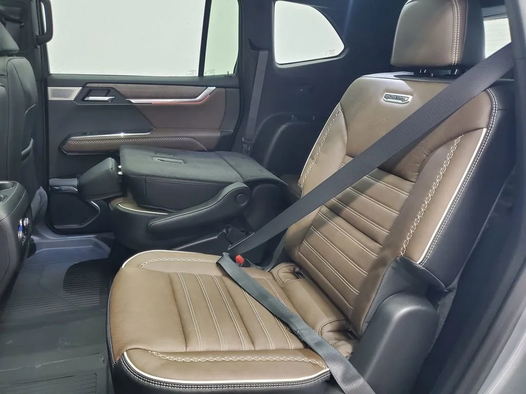 2026 GMC Acadia Denali Ultimate - Photo 30