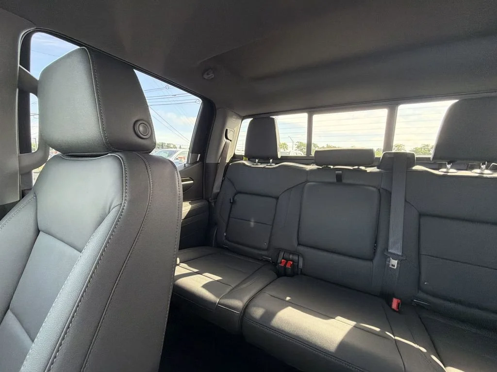 New 2026 Sterling Metallic GMC Elevation image 12