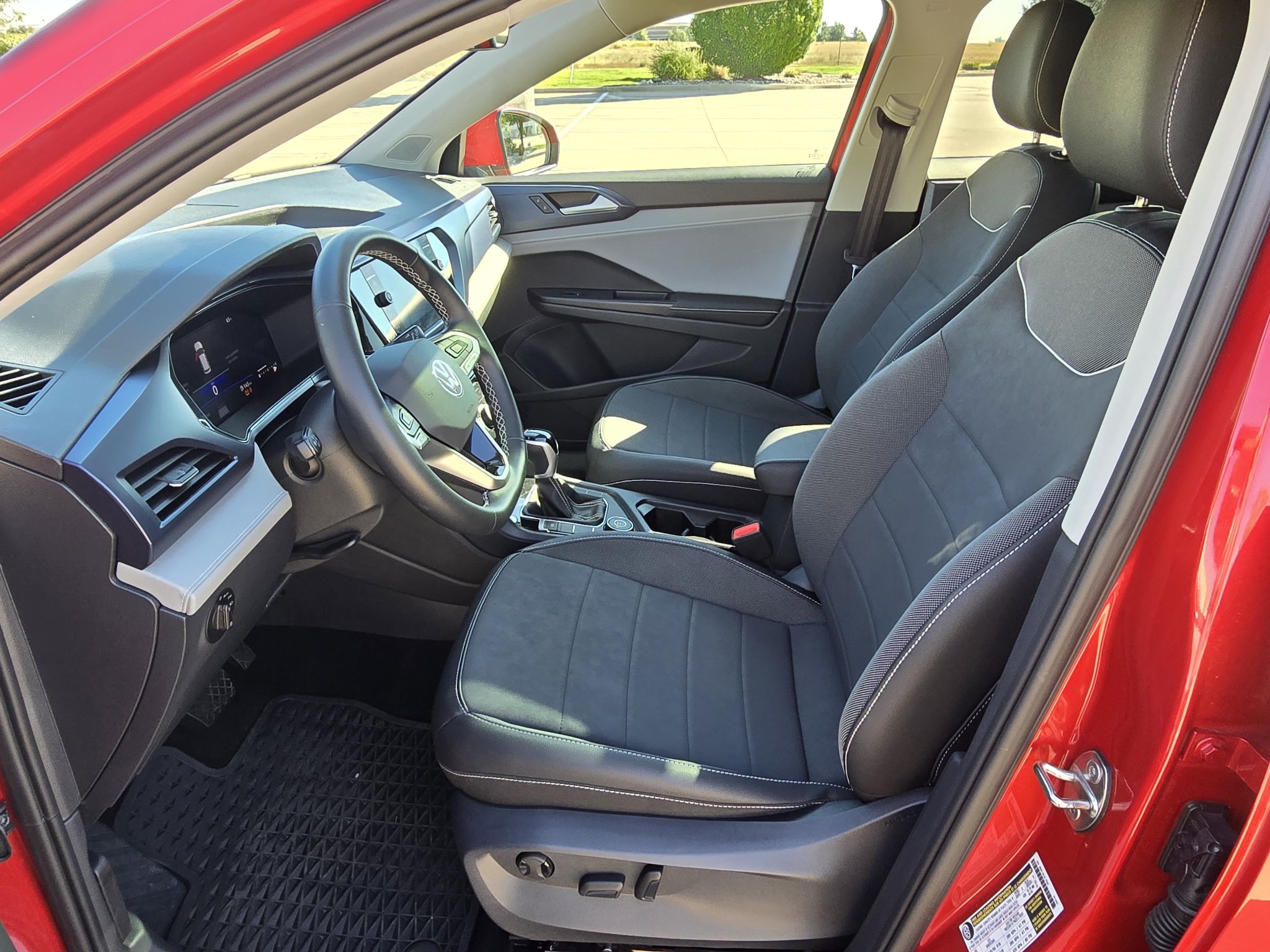 Used 2024 Kings Red Metallic Volkswagen SE image 12