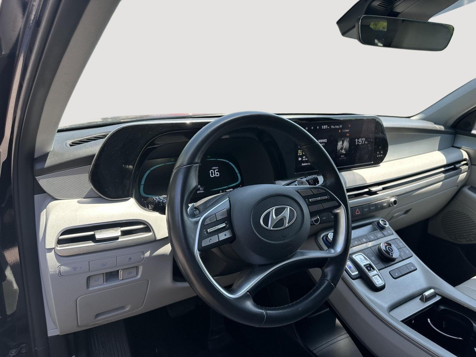 Used 2024 Moonlight Cloud Hyundai SEL 7P image 11