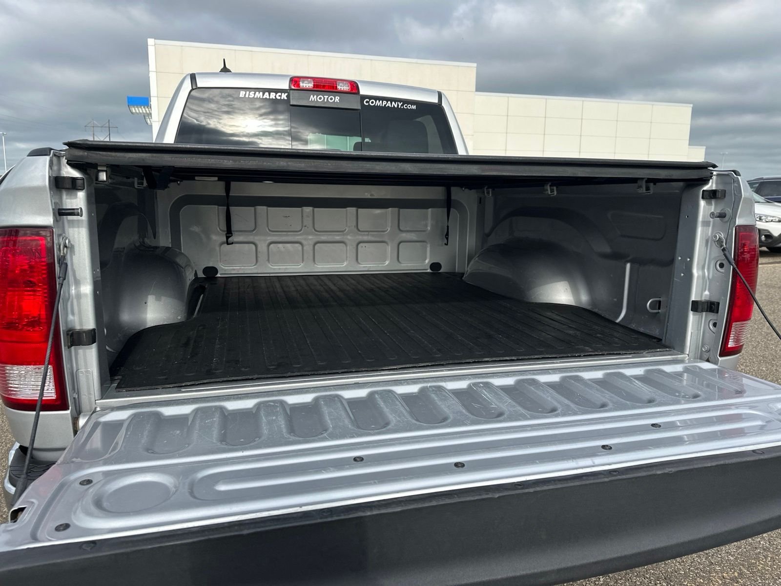 Used 2017 Silver Ram Big Horn image 31