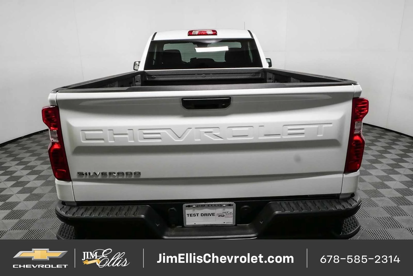 New 2026 Summit White Chevrolet WT image 20