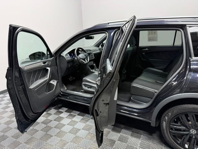 Certified Used 2022 Deep Black Pearl Effect Volkswagen 2.0T SE R-Line Black image 13