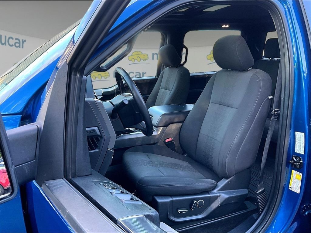 Used 2018 Lightning Blue Ford XLT image 10