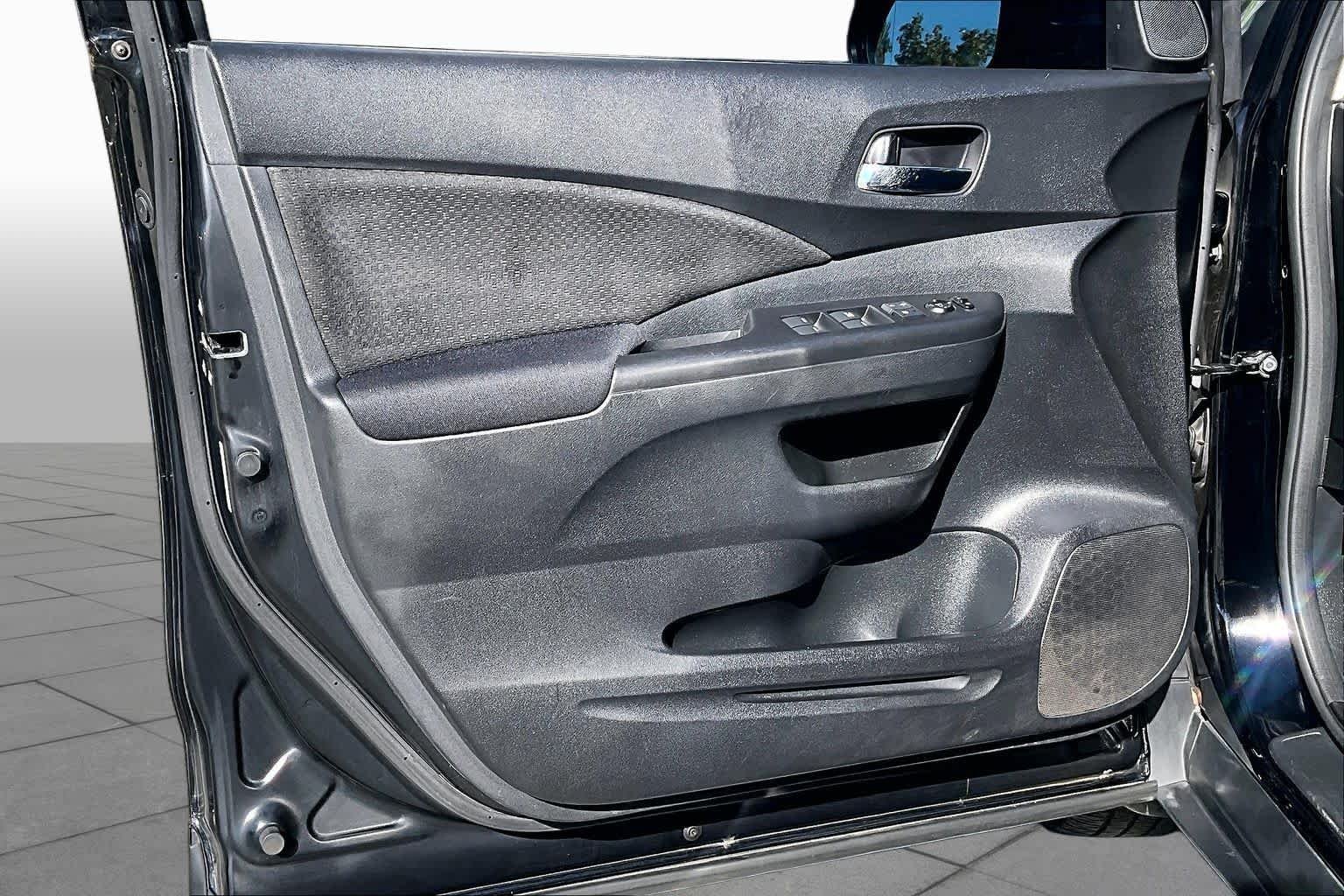 Used 2015  Honda EX image 21